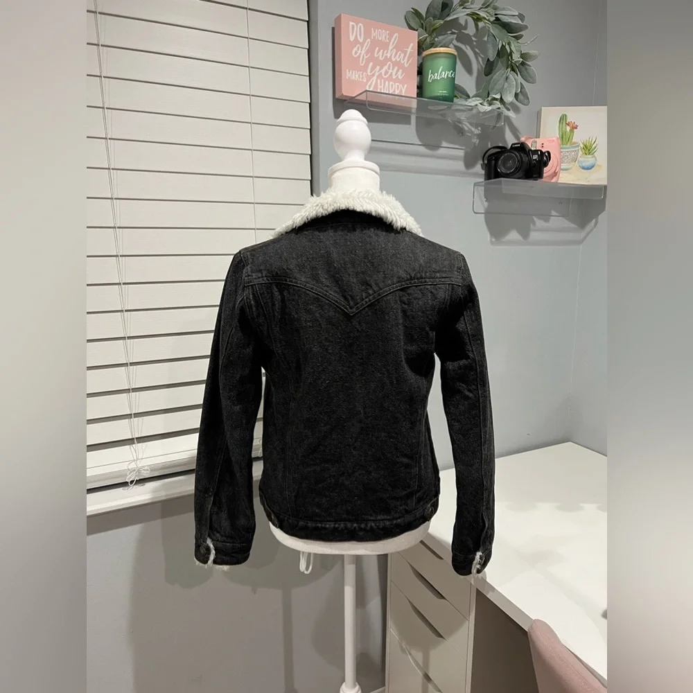 Club Monaco Sherpa Jean Jacket 100%‎ Cotton